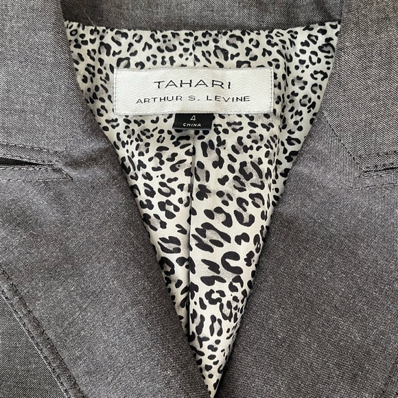 Tahari Arthur Levine Double Breasted Blazer Size 4 Grey Lightweight Career Work - Picture 8 of 12